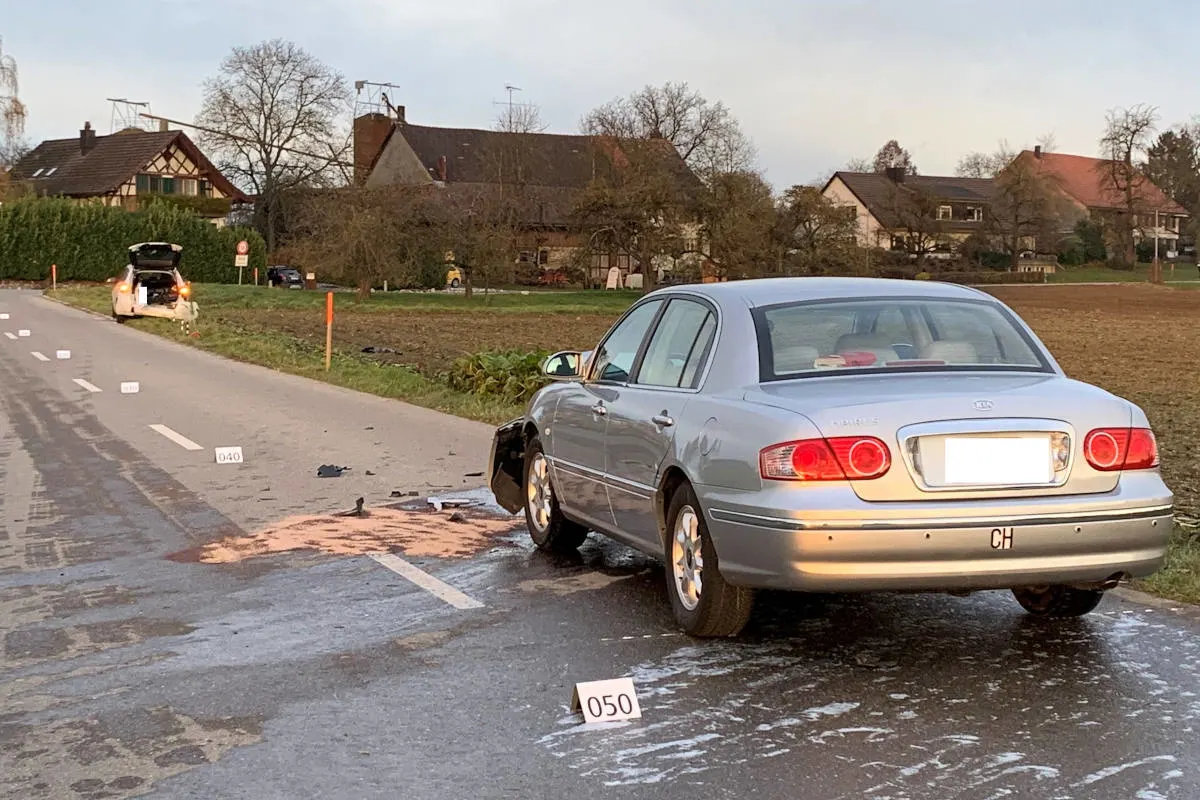 Dägerlen ZH - Eine schwer verletzte Person bei Verkehrsunfall