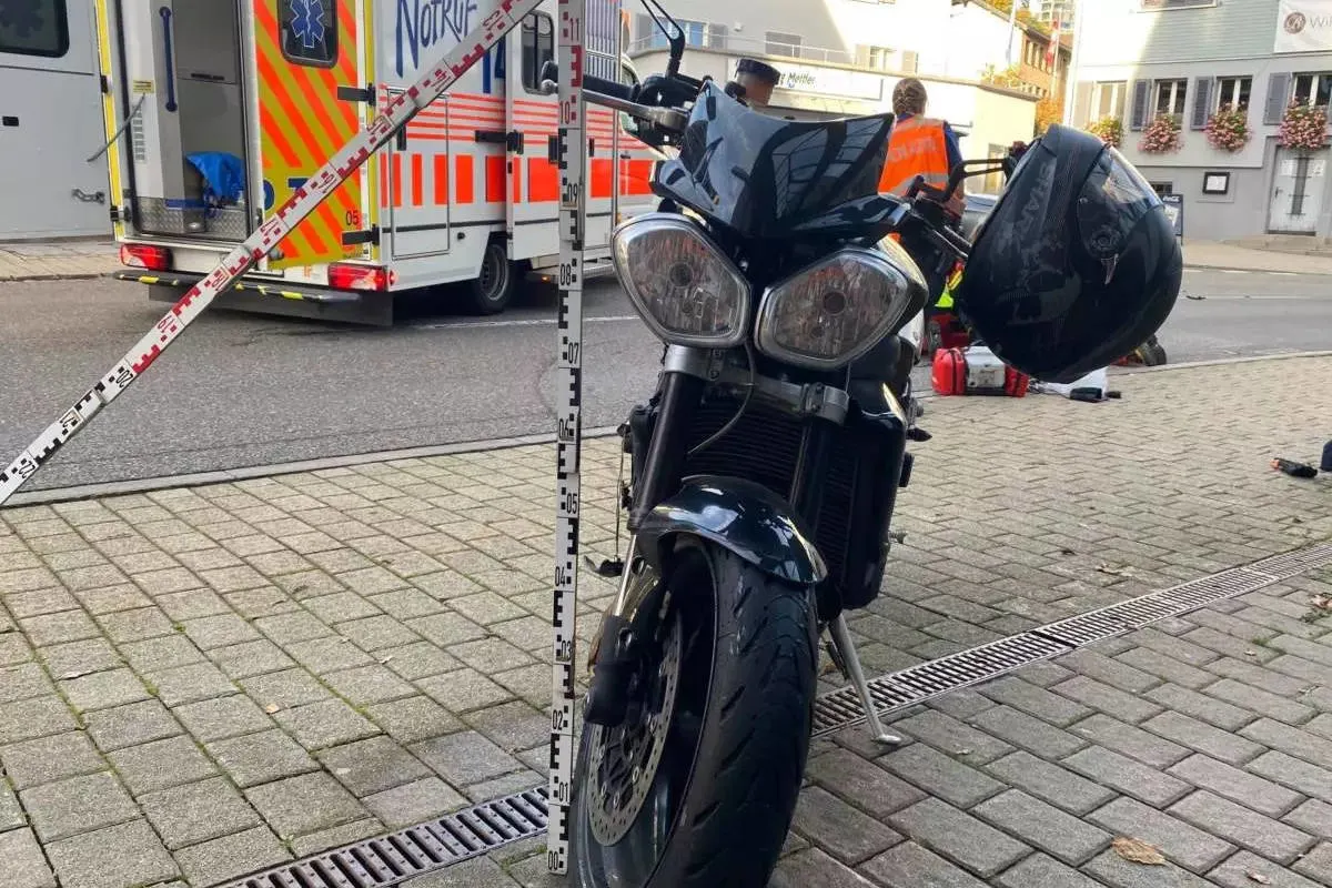 Oberägeri ZG – Kollision zwischen Auto und Motorrad