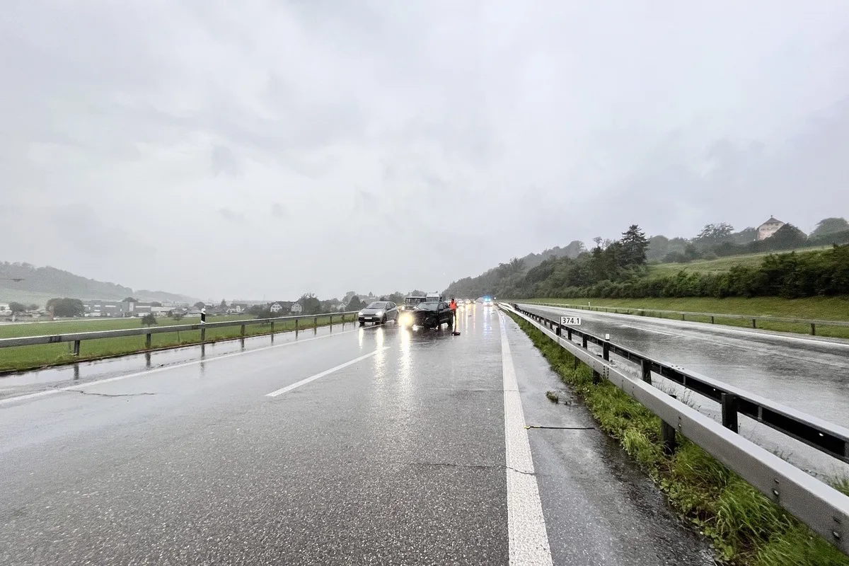 Gossau SG - Im starken Regen verunfallt