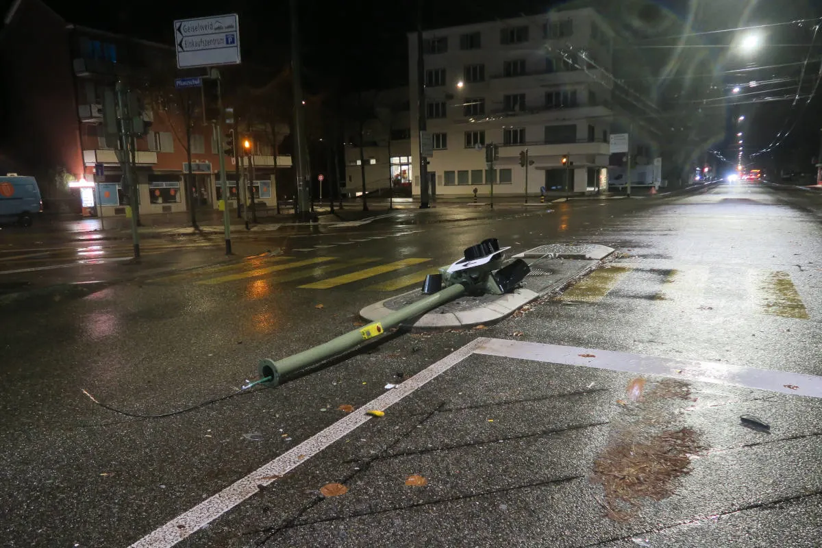 Winterthur ZH - Verkehrsunfall am Zwingliplatz - Zeugenaufruf
