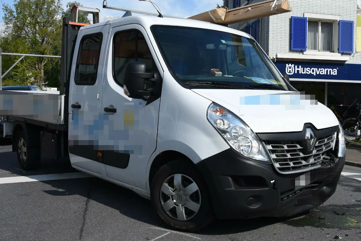 Buchs SG - Kollision zwischen Lieferwagen und Auto