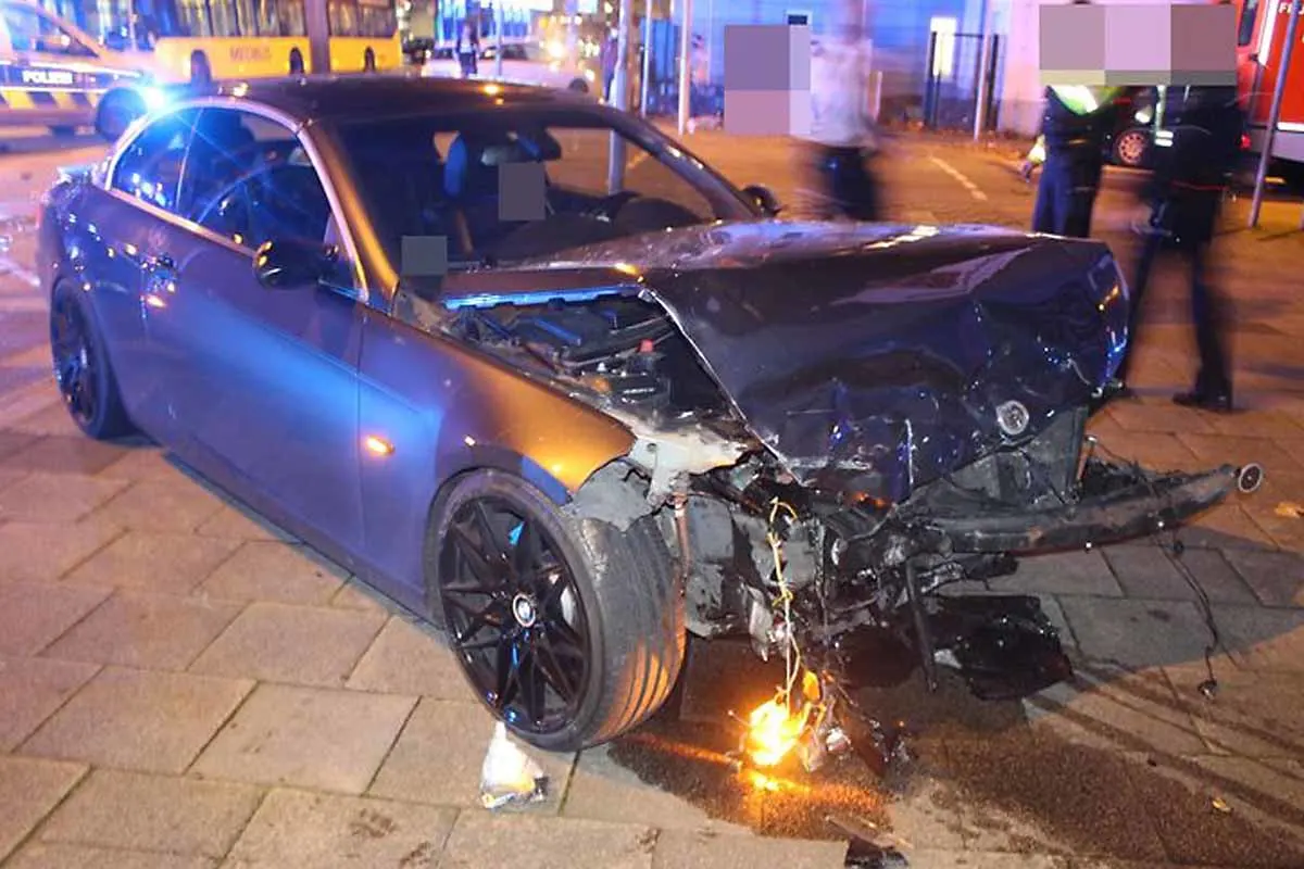 Heftiger Crash in Oberhausen - Totalschaden nach Verkehrsunfall