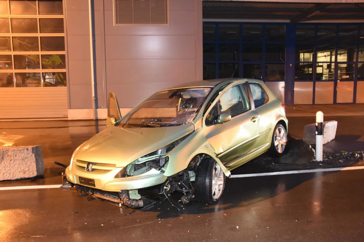 Buchs/Weite SG - Angetrunken mit Autos verunfallt