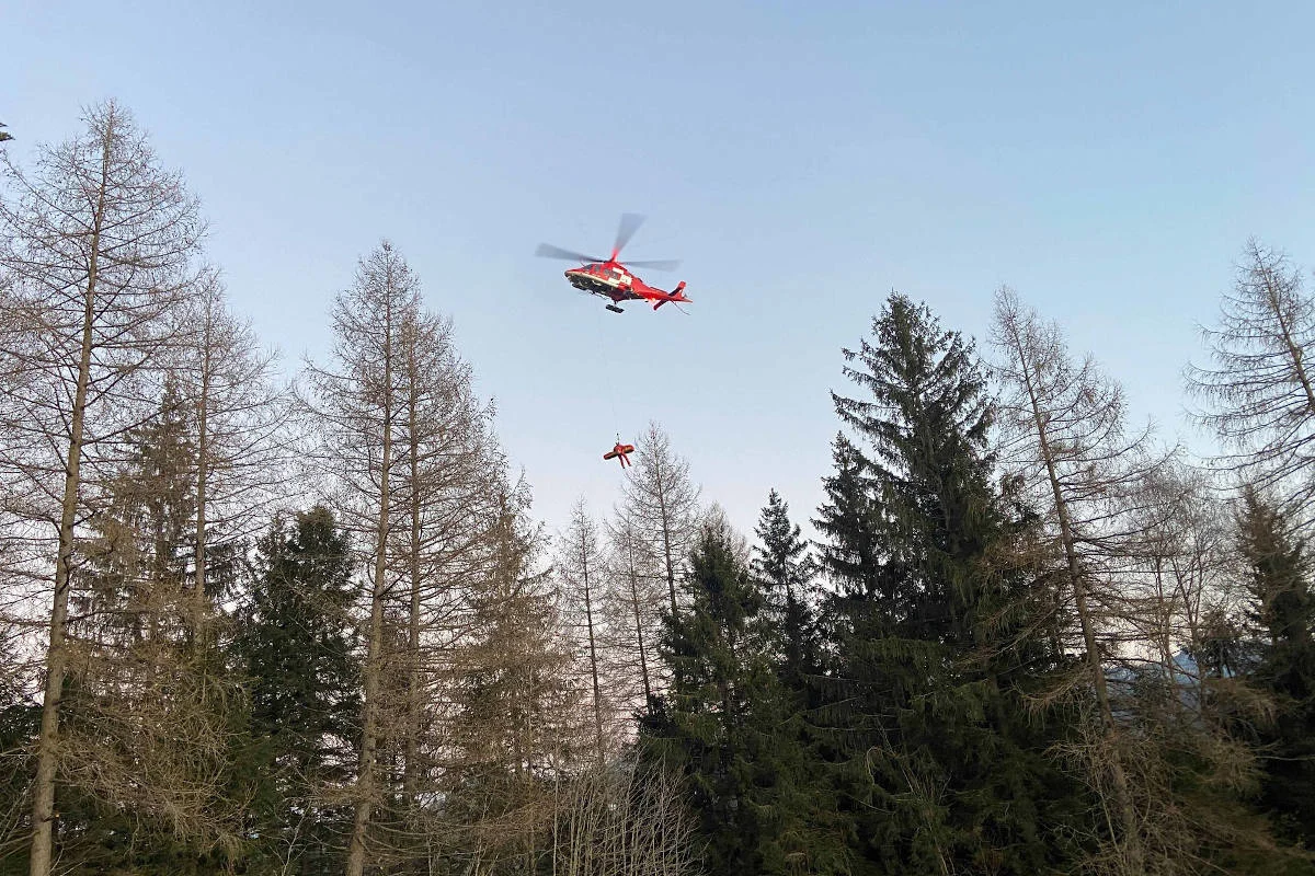Stadt Zug  – Verunfallten Velofahrer mit Seilwinde gerettet