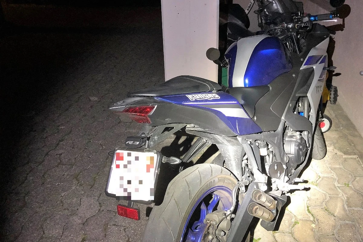 Glarus - Drei Motorradfahrer nach Flucht und Unfall verhaftet