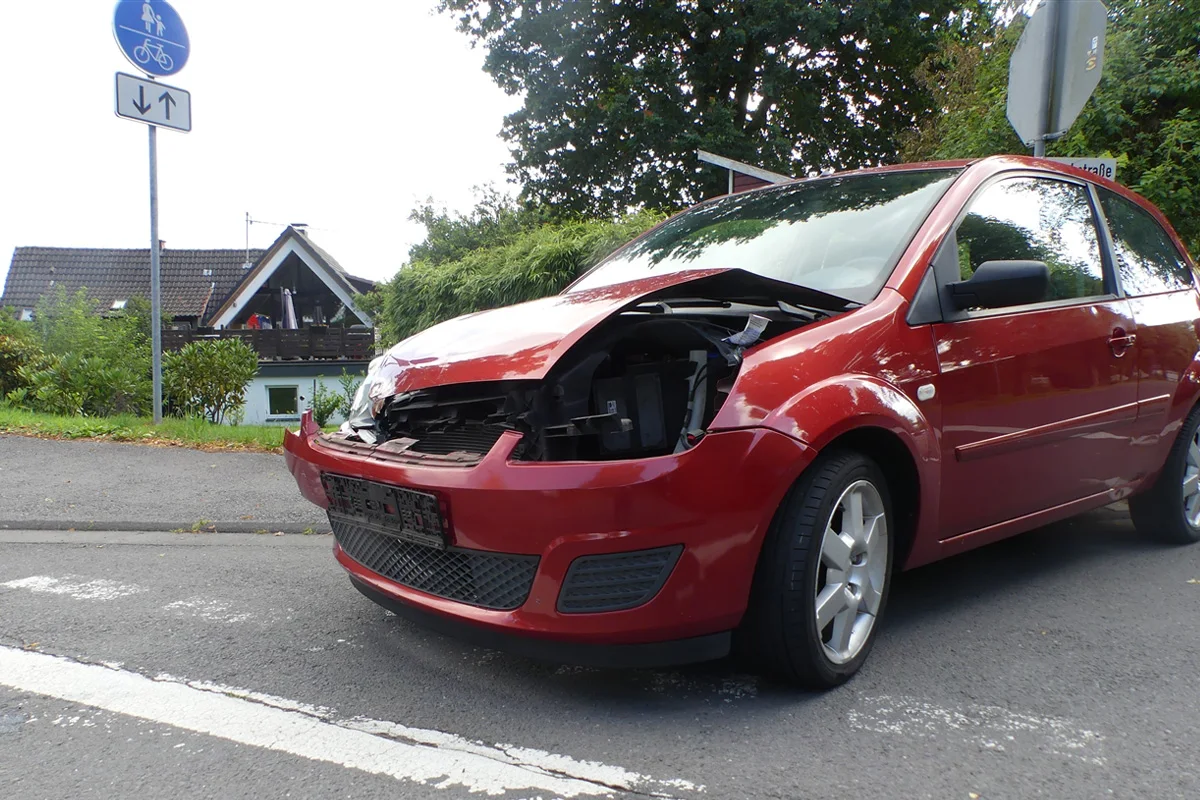 Nümbrecht NW – Drei Verletzte bei Unfall auf Kreuzung