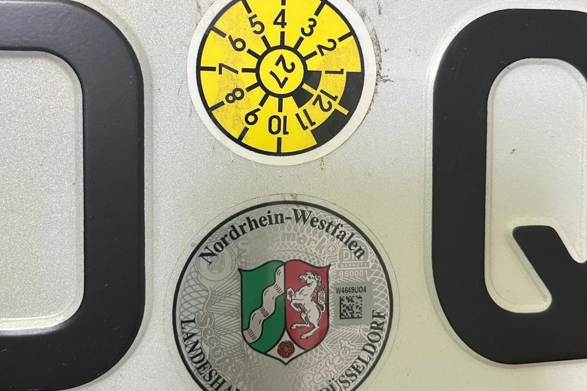 Düsseldorf NRW – Drogendelikte bei Verkehrskontrolle festgestellt
