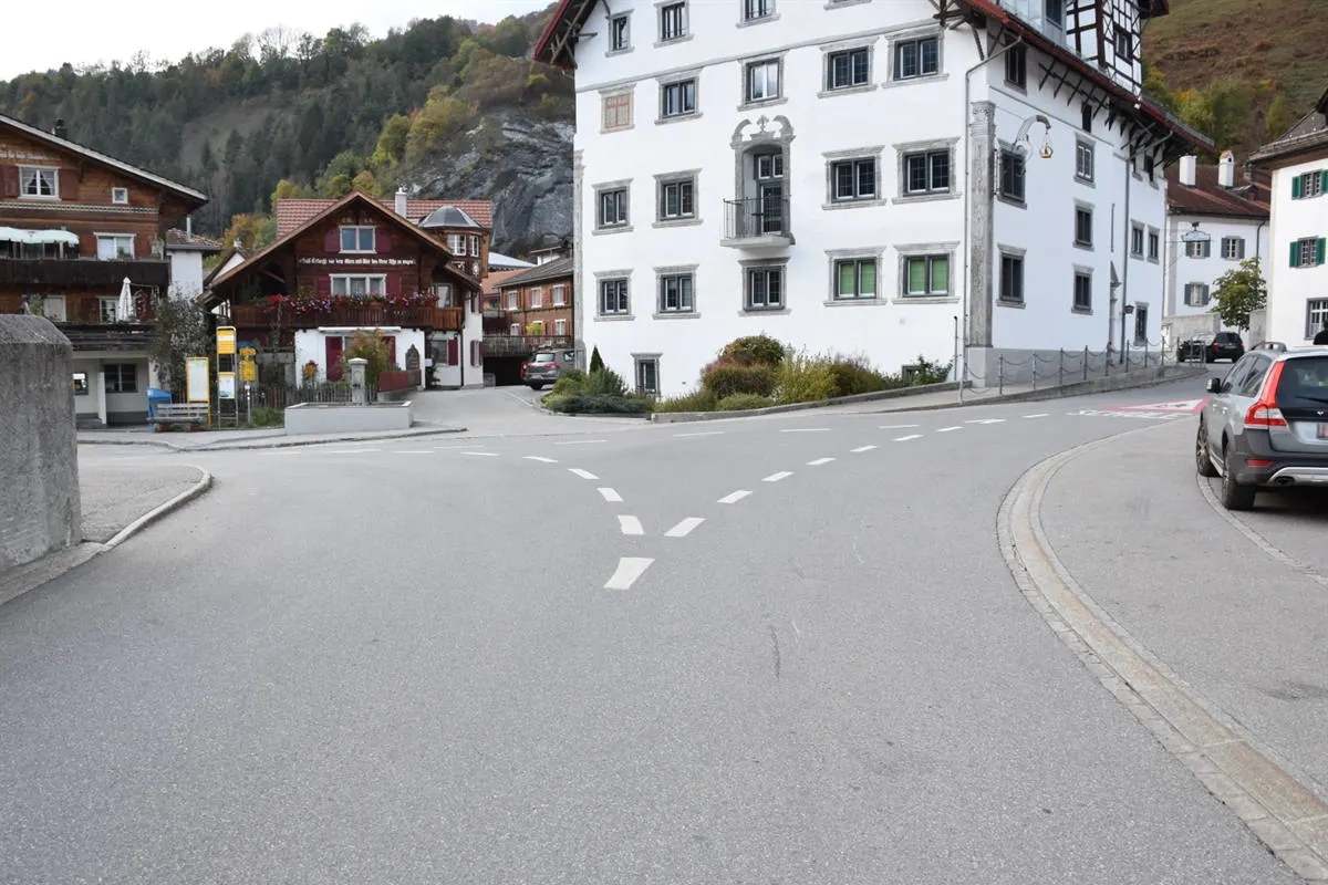 Grüsch GR – Mofafahrerin nach Unfall mit Senior davongefahren