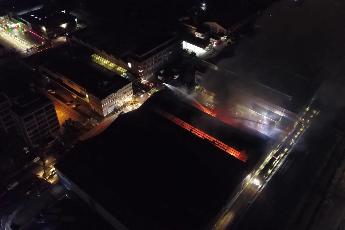 Dietikon ZH – Grosser Sachschaden nach Brand in Lagerhalle