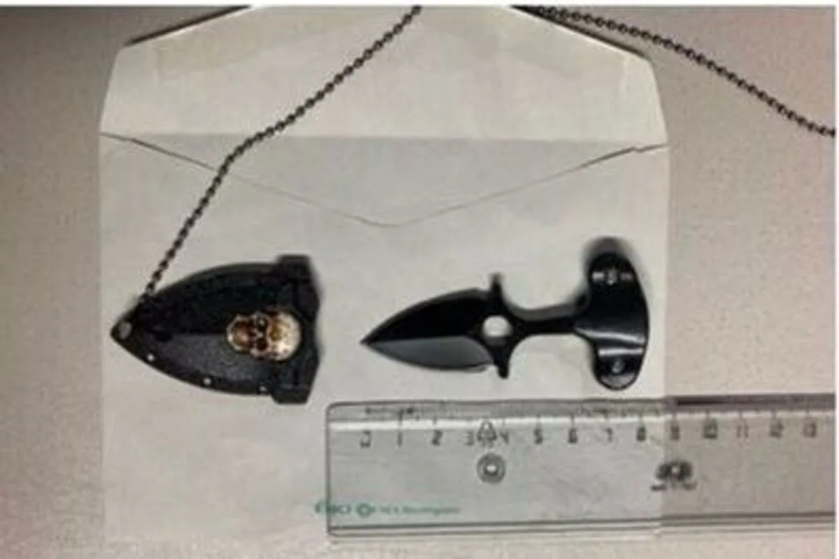 Wien - 25-Jähriger mit einem Faustmesser und einem Hammer verletzt