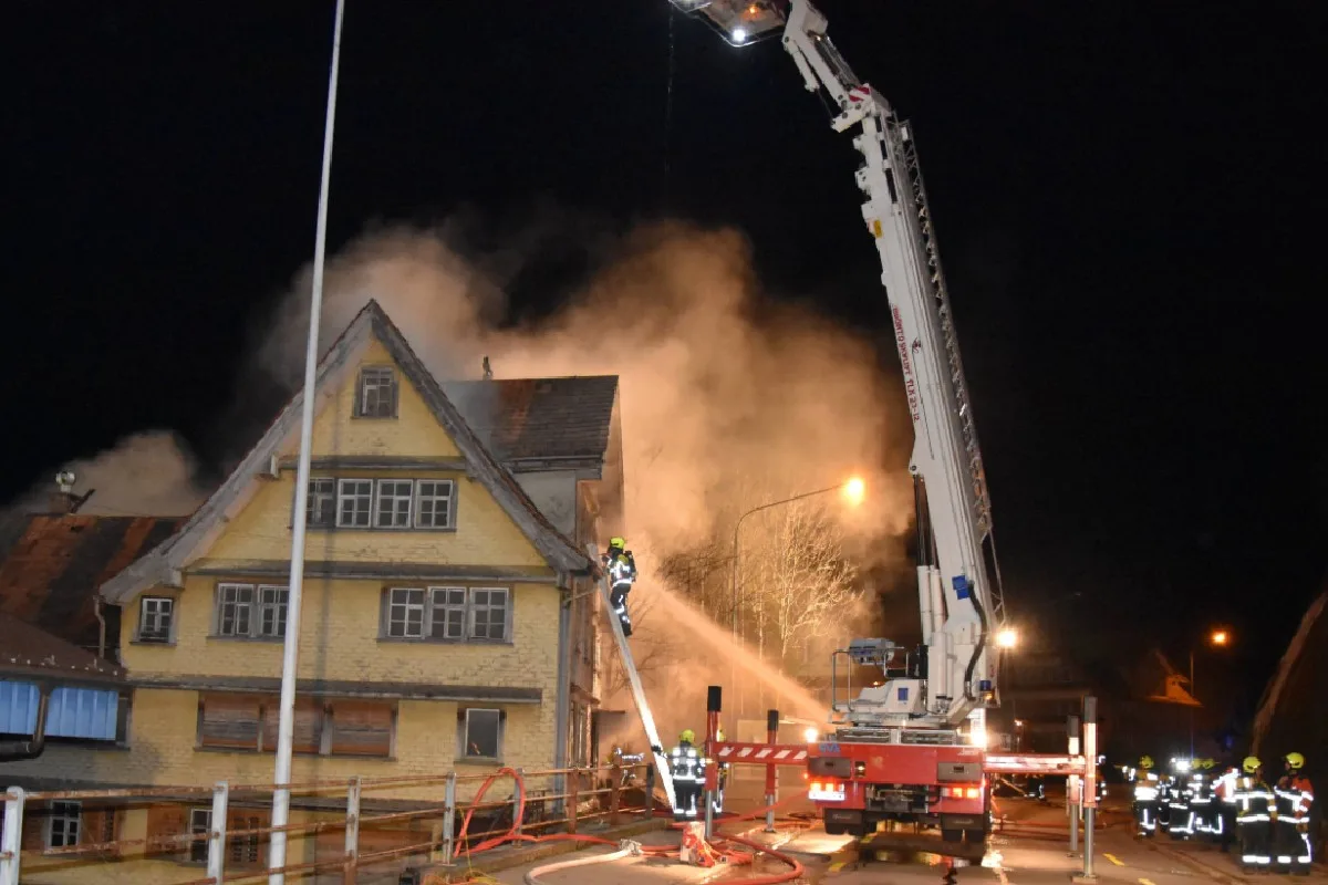 Brand in Lichtensteig -  Die Brandursache im unbewohnten Haus muss ermittelt werden