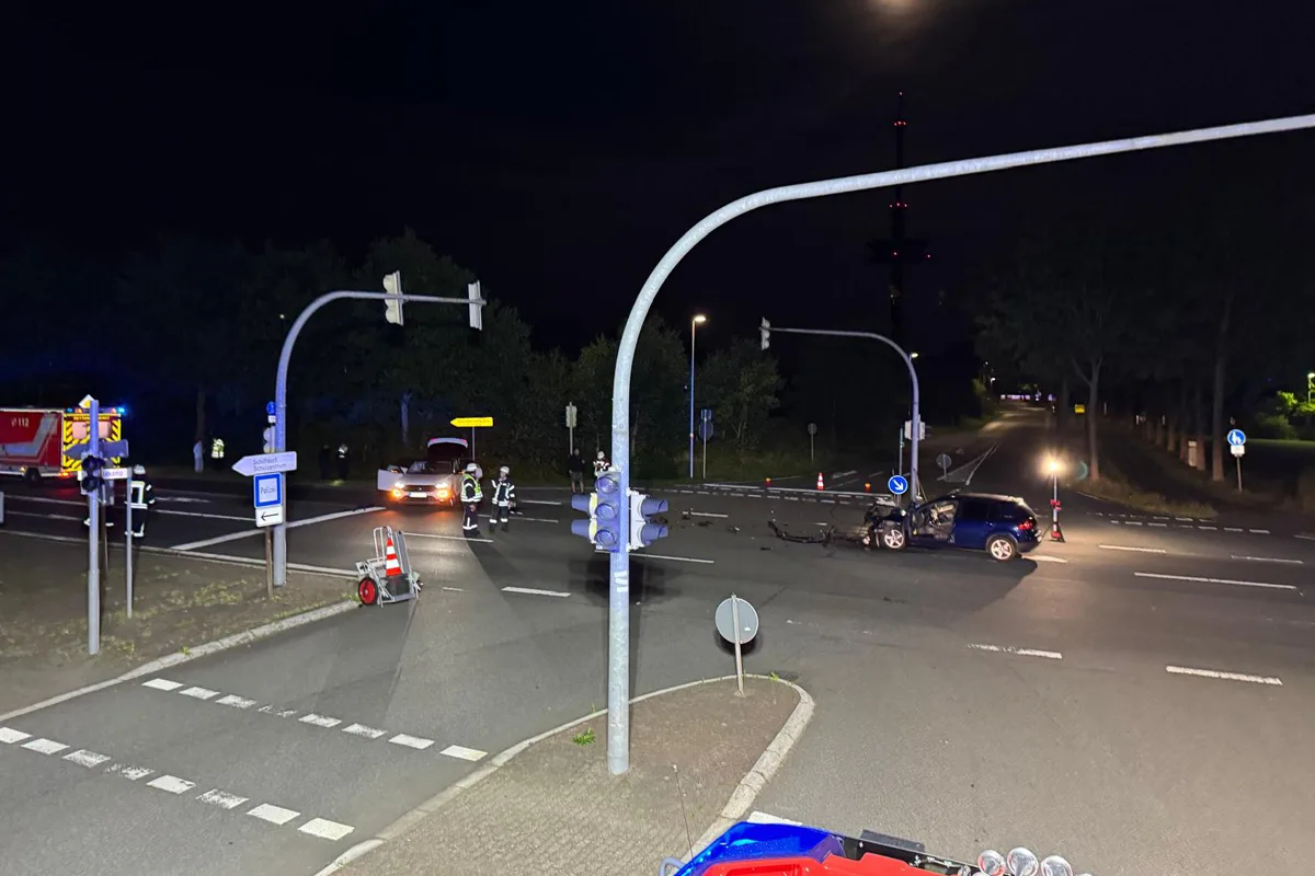 Schiffdorf NI – Zwei Pkw kollidieren auf Kreuzung