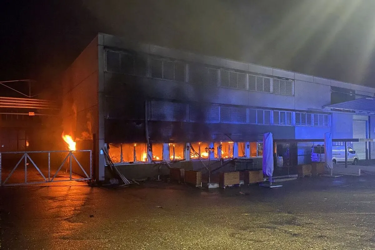 Reinach BL - Brand in einem Restaurant - Polizei geht von Brandstiftung aus 