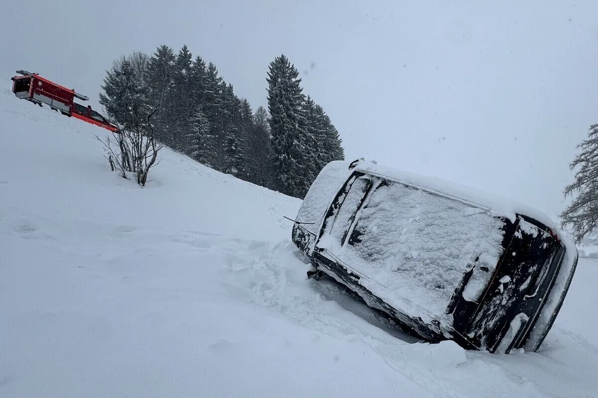 Gais AR – Geländewagen überschlägt sich bei Unfall