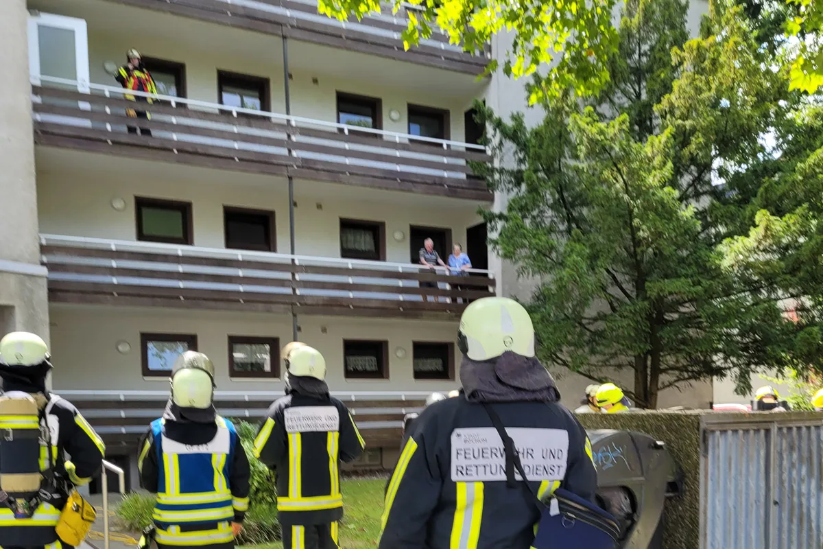 Bochum NW – Person bei Küchenbrand verletzt