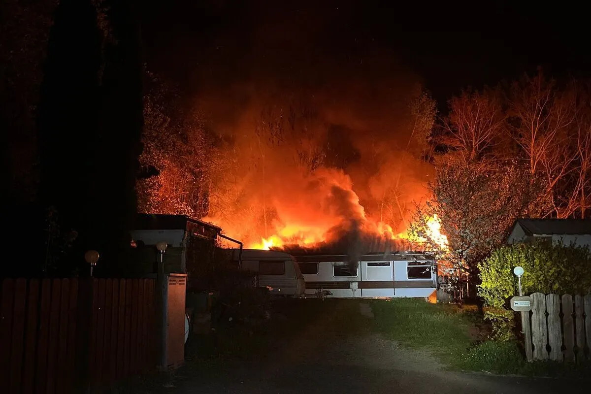 Olten SO - Feuer zerstört Wohnwagen komplett 