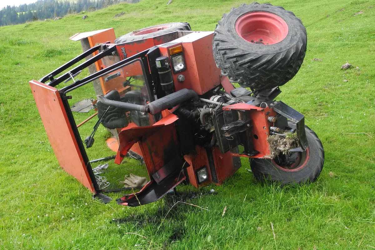 Illgau SZ – Mann bei Unfall mit Traktor erheblich verletzt