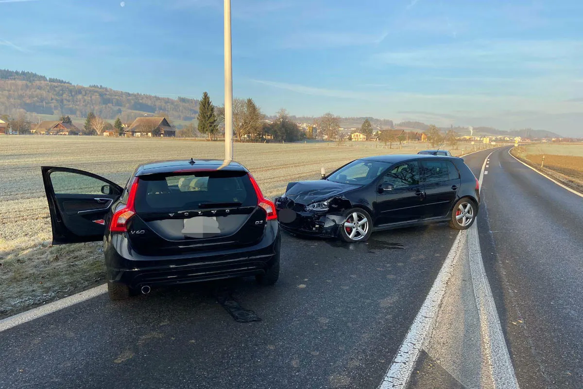 Villmergen AG - Wegen Handy Frontalkollision verursacht