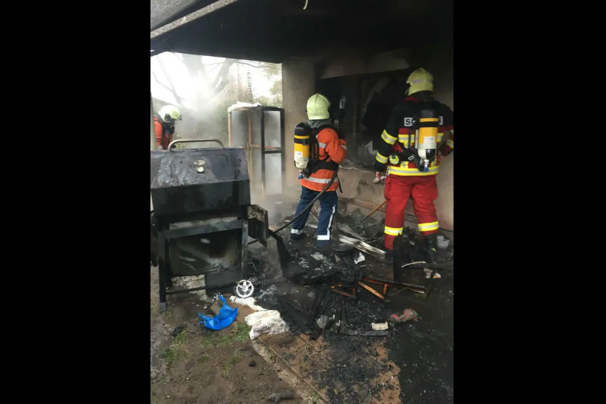Schänis SG - Brand auf Sitzplatz