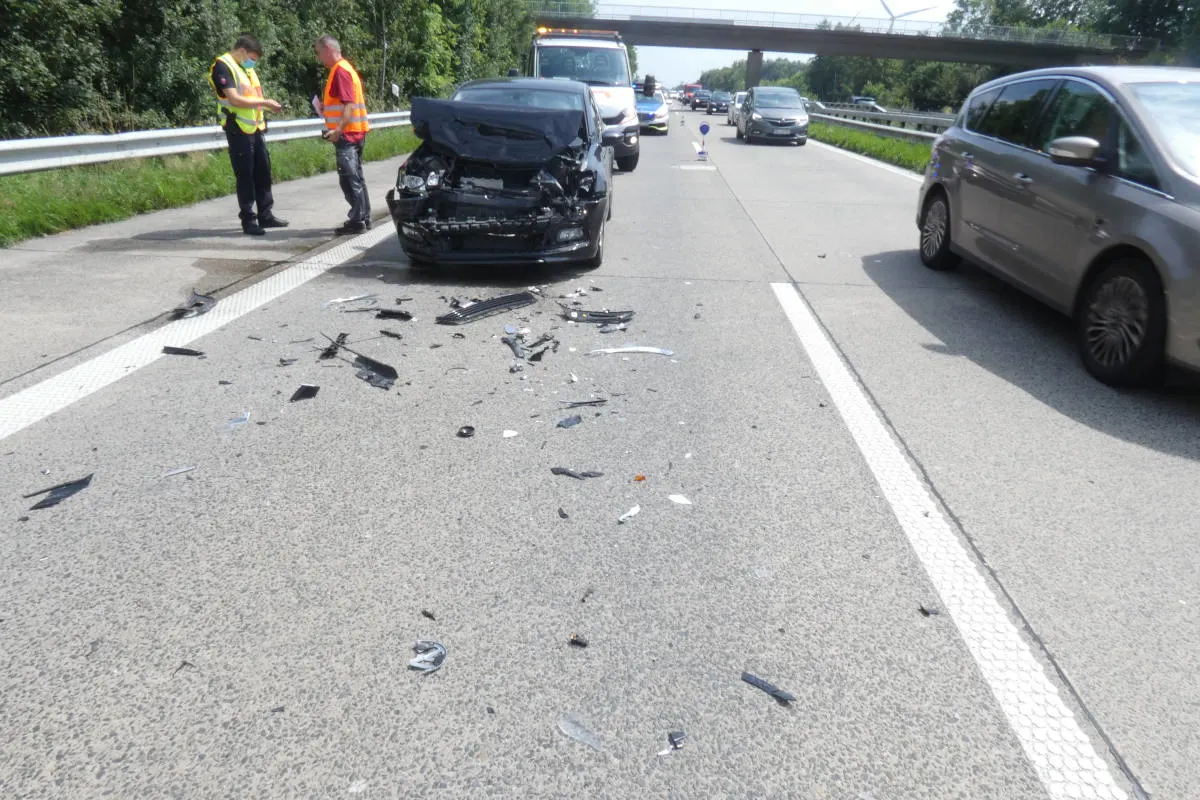A29 Oldenburg – 2 Verkehrsunfälle infolge Staubildung auf der A29