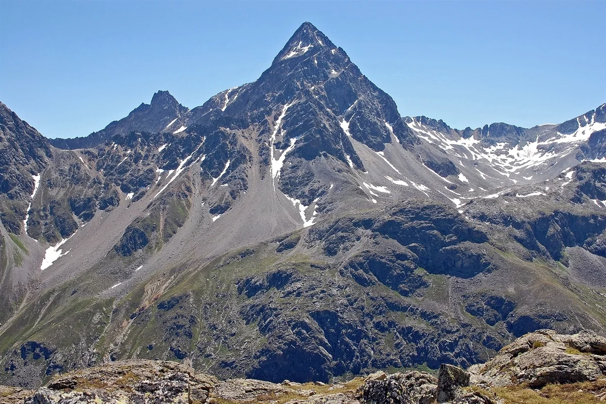 Samedan GR - 79-Jähriger stürzt beim Wandern in den Tod