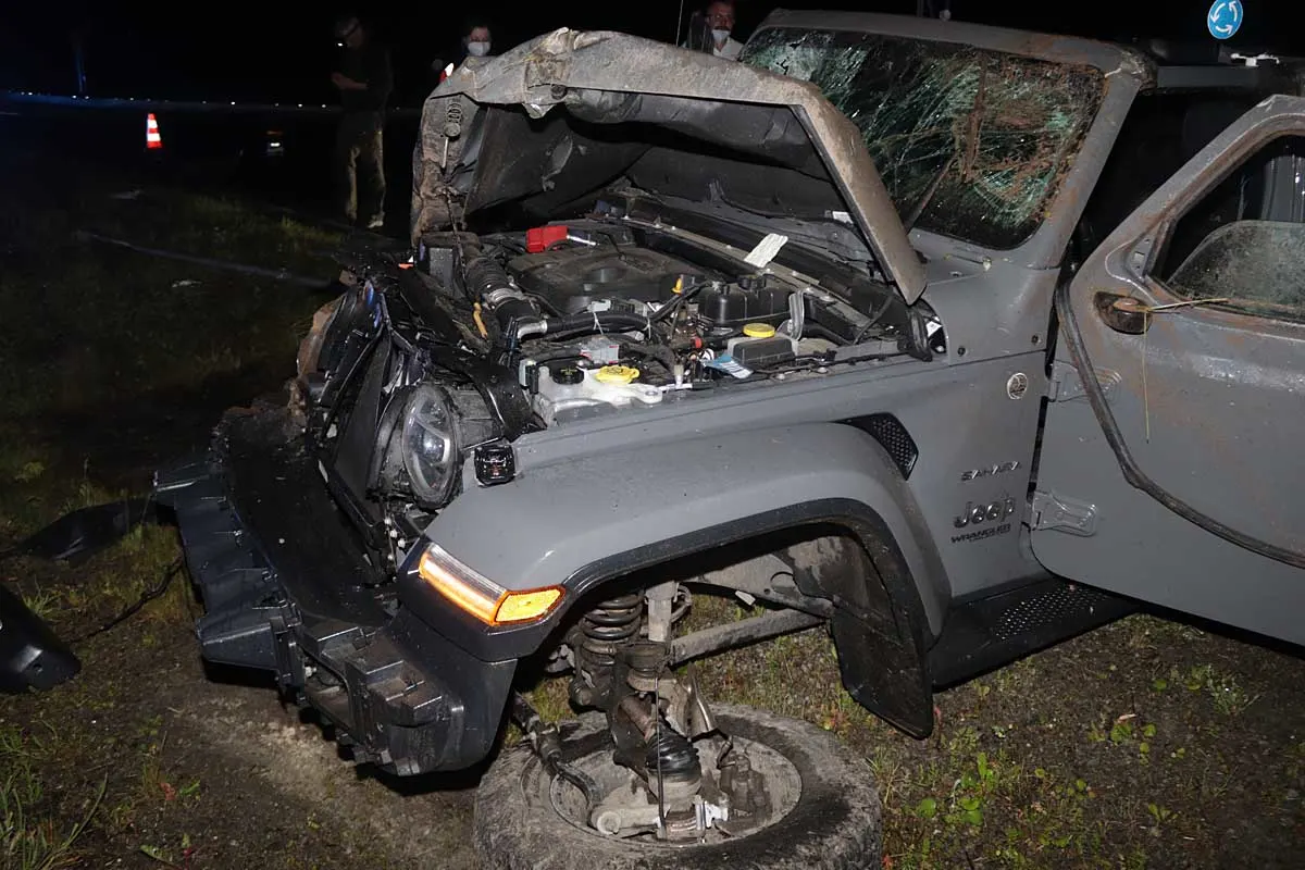 Steinheim - Jeep überschlägt sich mehrfach