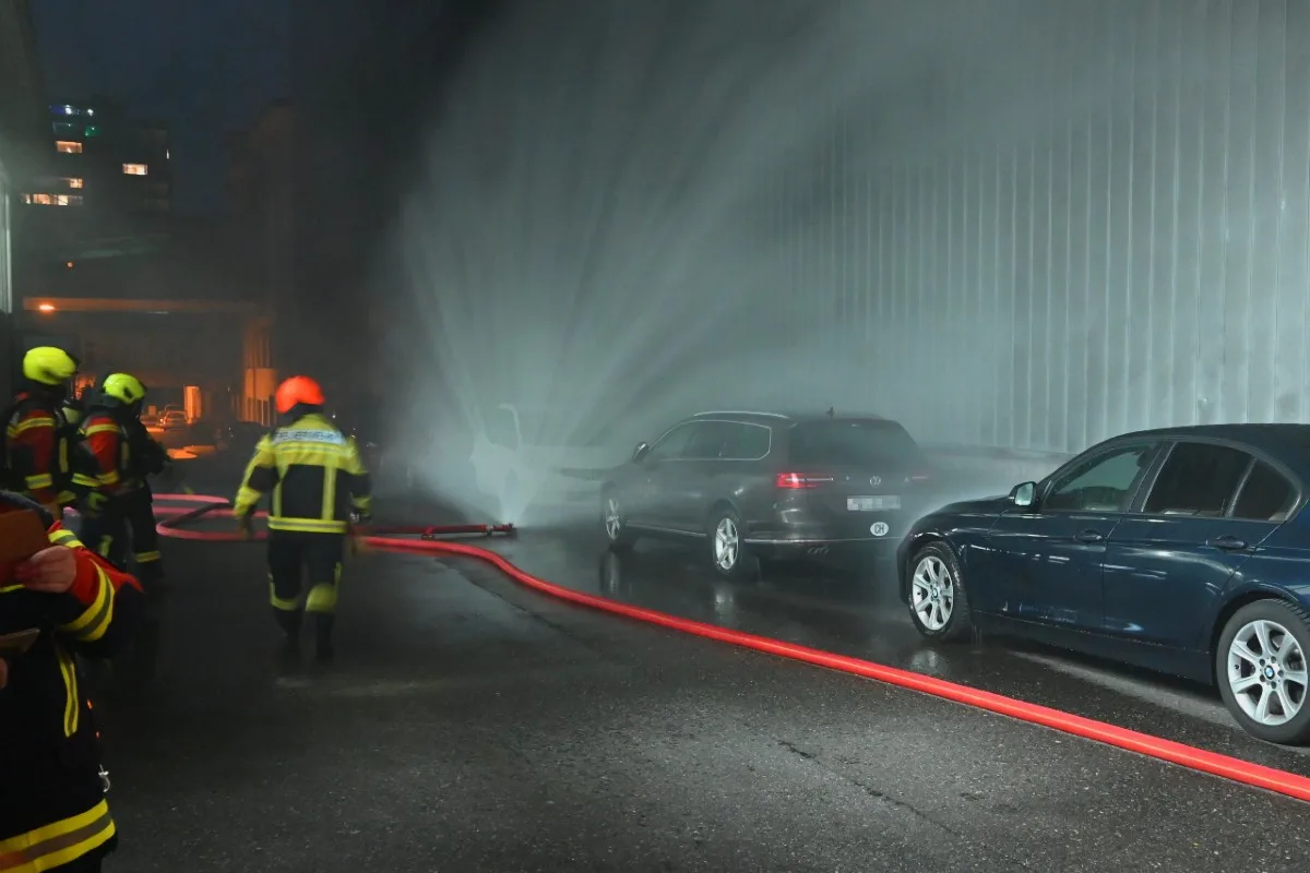 Goldach SG - Untergeschoss von Geschäftsareal gerät in Brand