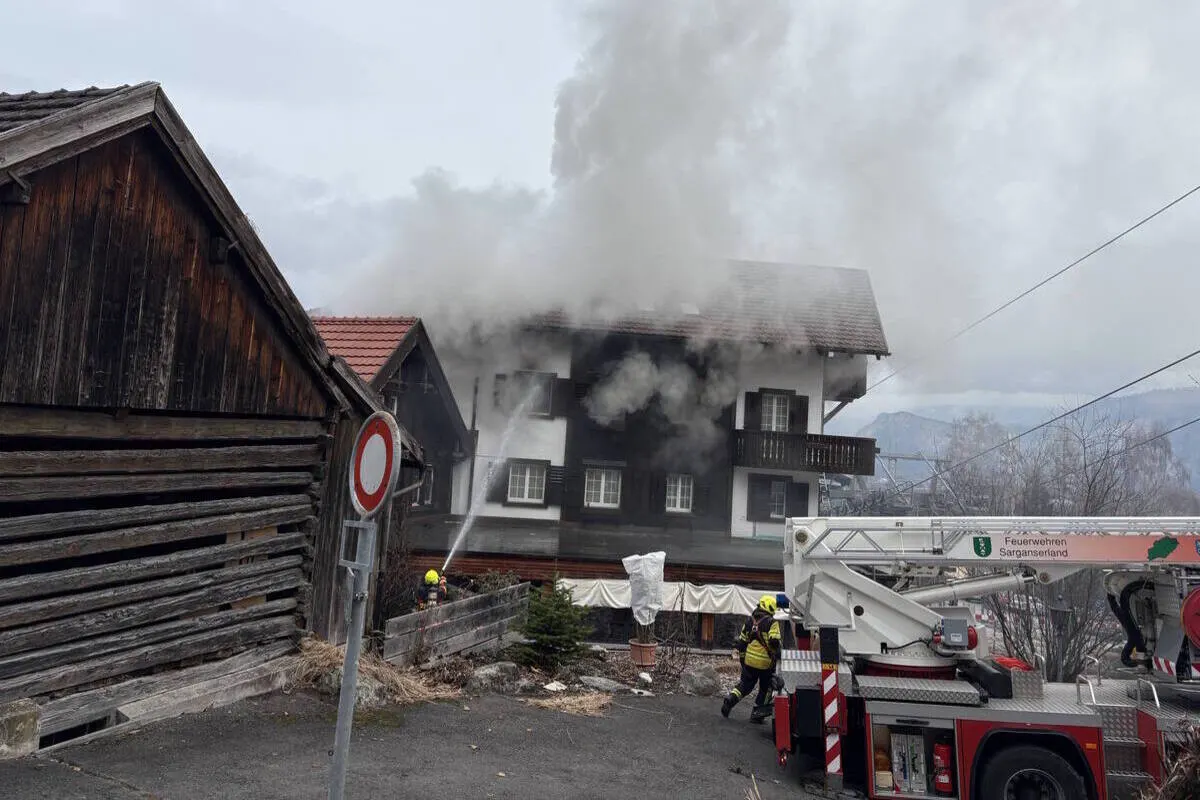 Wangs SG – Brand in Mehrfamilienhaus – 12 Personen evakuiert