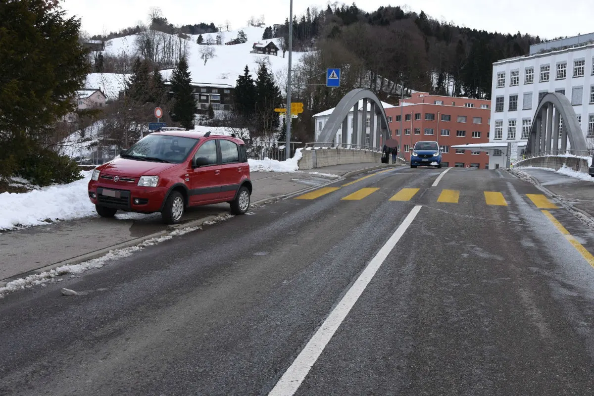 Wattwil SG - Fussgängerin bei Kollision verletzt