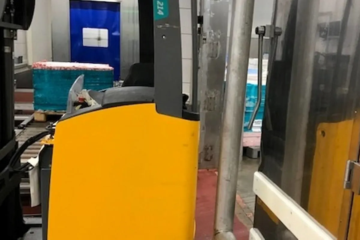 Bendern FL - Arbeitsunfall mit Seitenstapler