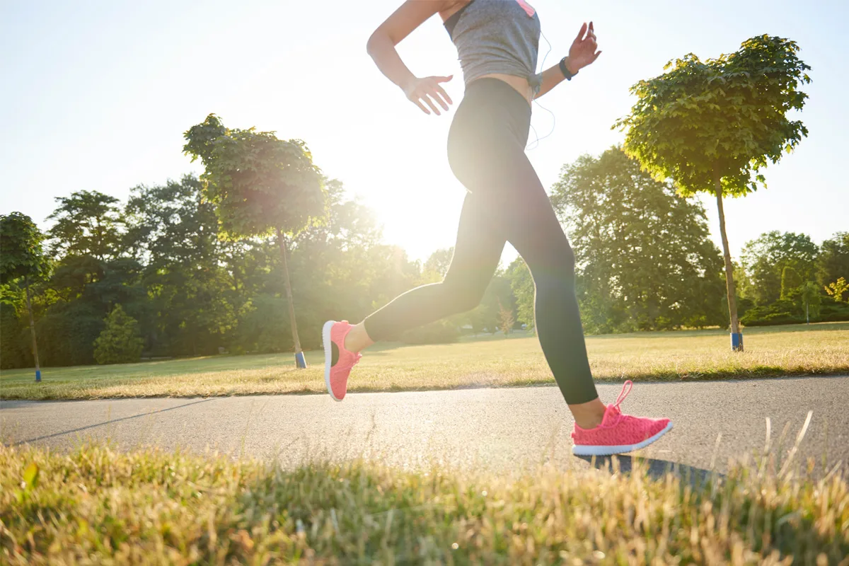Zeugenaufruf in Berghaupten BW – Mann belästigt Joggerin auf Feldweg