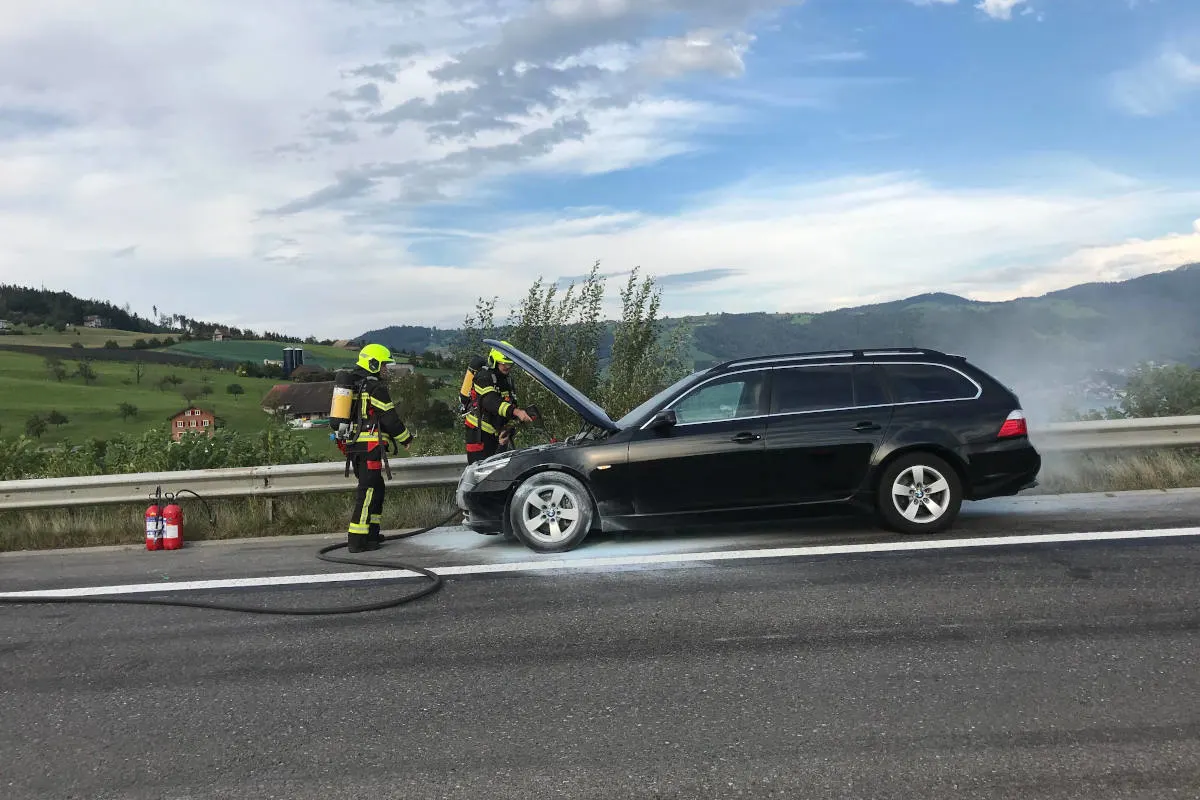 A4 Küssnacht SZ – Fahrzeugbrand auf der Autobahn