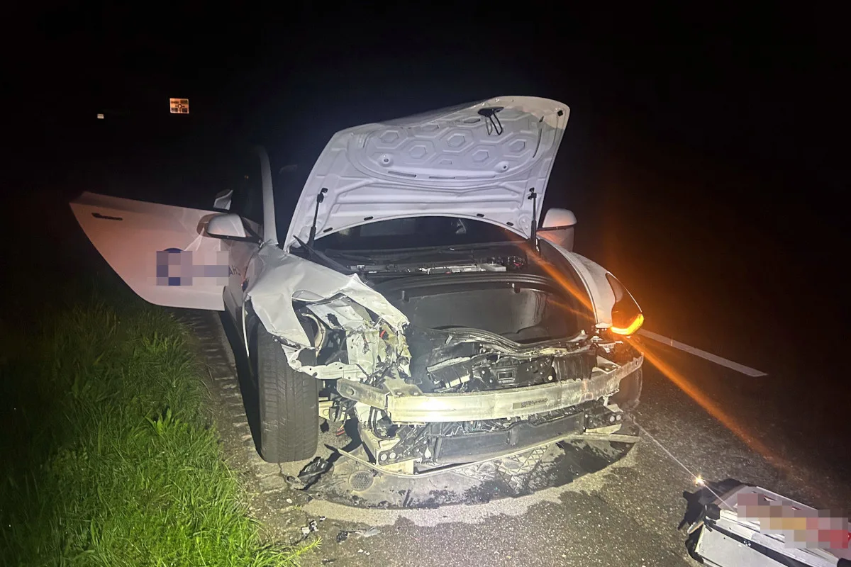 Bei Unfall in Mägenwil AG – Tesla-Fahrer am Steuer eingeschlafen