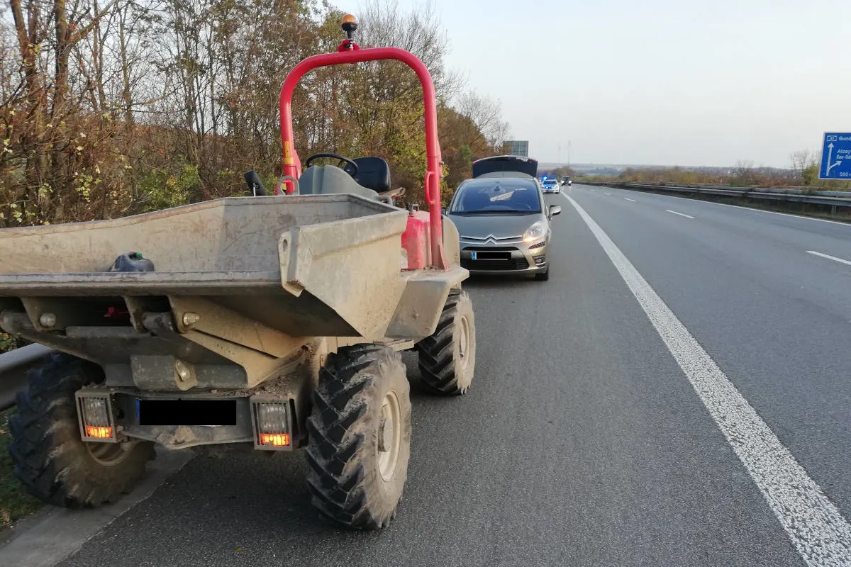 Kontrolle auf der A61 bei Alzey – Muldenkipper auf der Autobahn