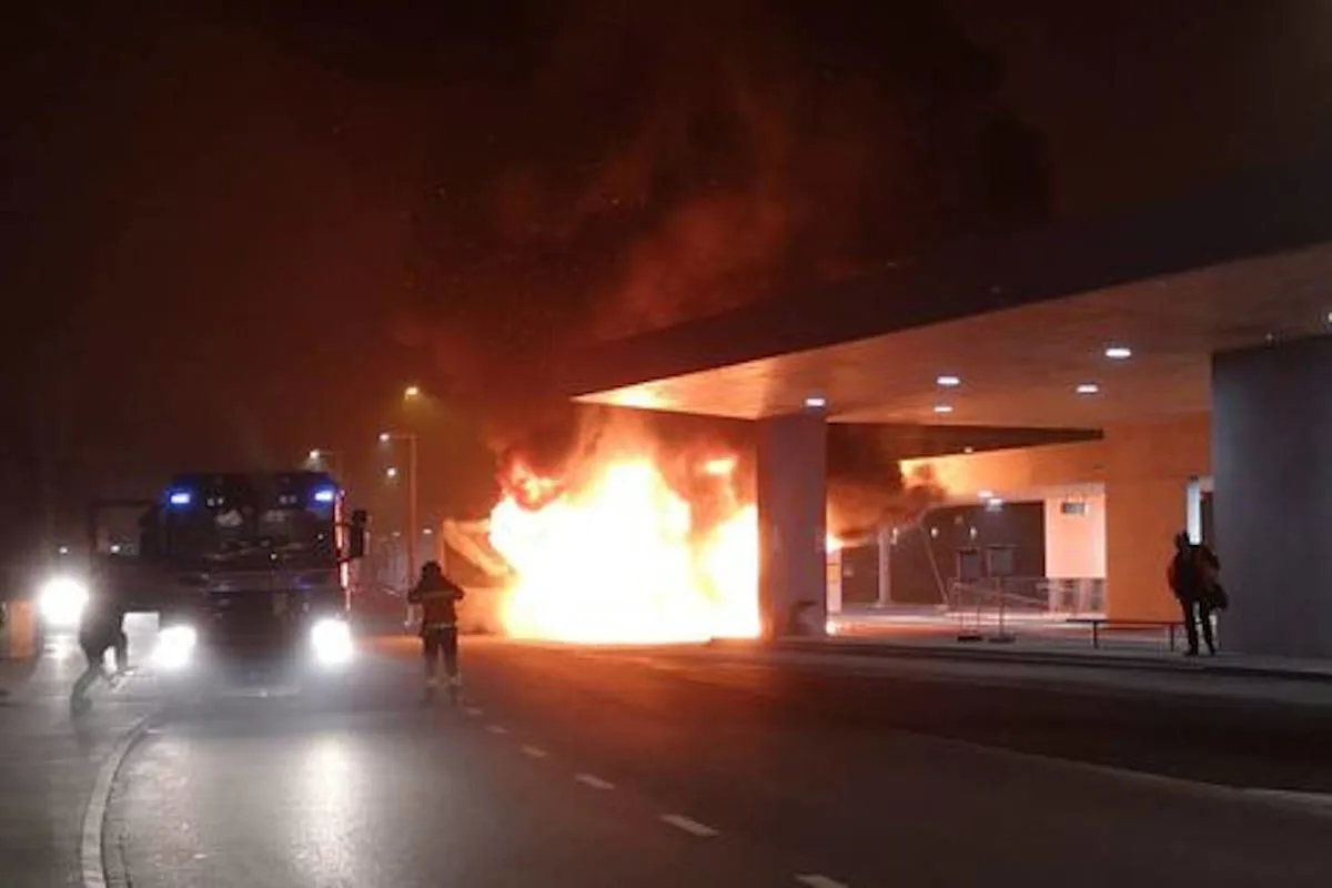 Brand in St. Margrethen SG – Linienbus auf dem Bahnhofsplatz ausgebrannt