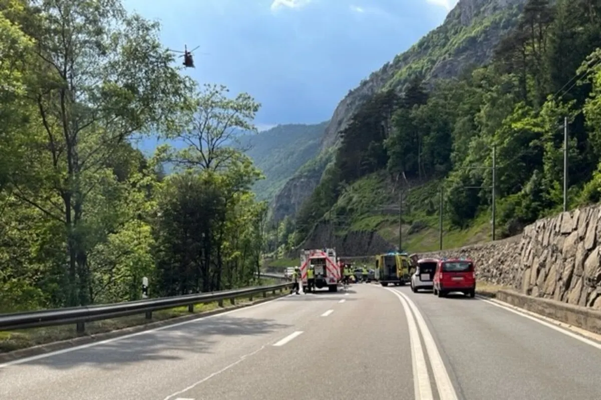 Tödlicher Verkehrsunfall in Sembrancher VS -  Ein Toter nach Frontalkollision 