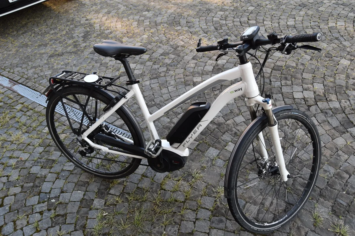 Speicherschwendi AR - E-Bikerin nach Auffahrkollision verletzt