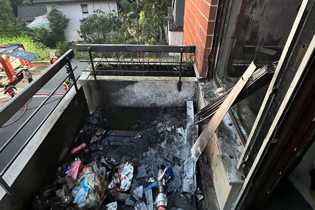 Ettingen BL - Brandausbruch in Mehrfamilienhaus erfordert Feuerwehreinsatz