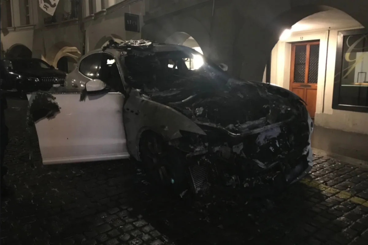 Bern BE - Maserati gerät in Vollbrand