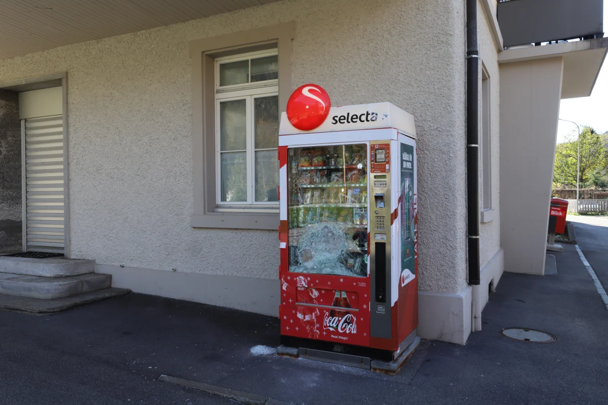 Nidfurn-Haslen – Selecta-Warenautomat aufgebrochen