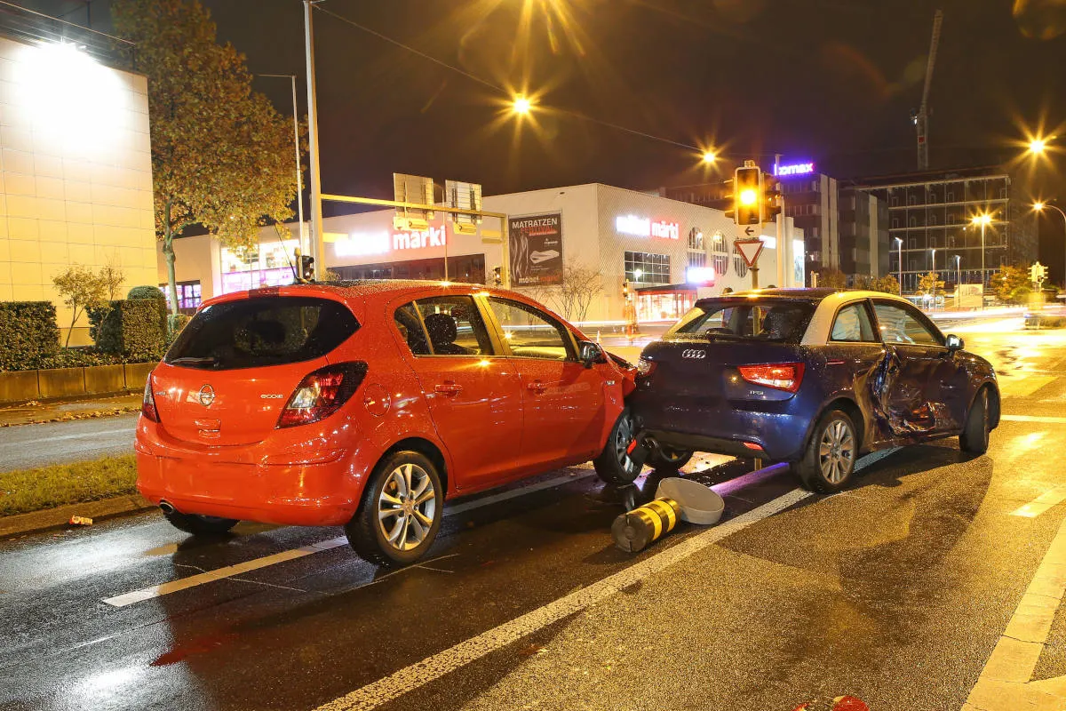 Unfall Dierikon LU - Kollision zwischen drei Personenwagen