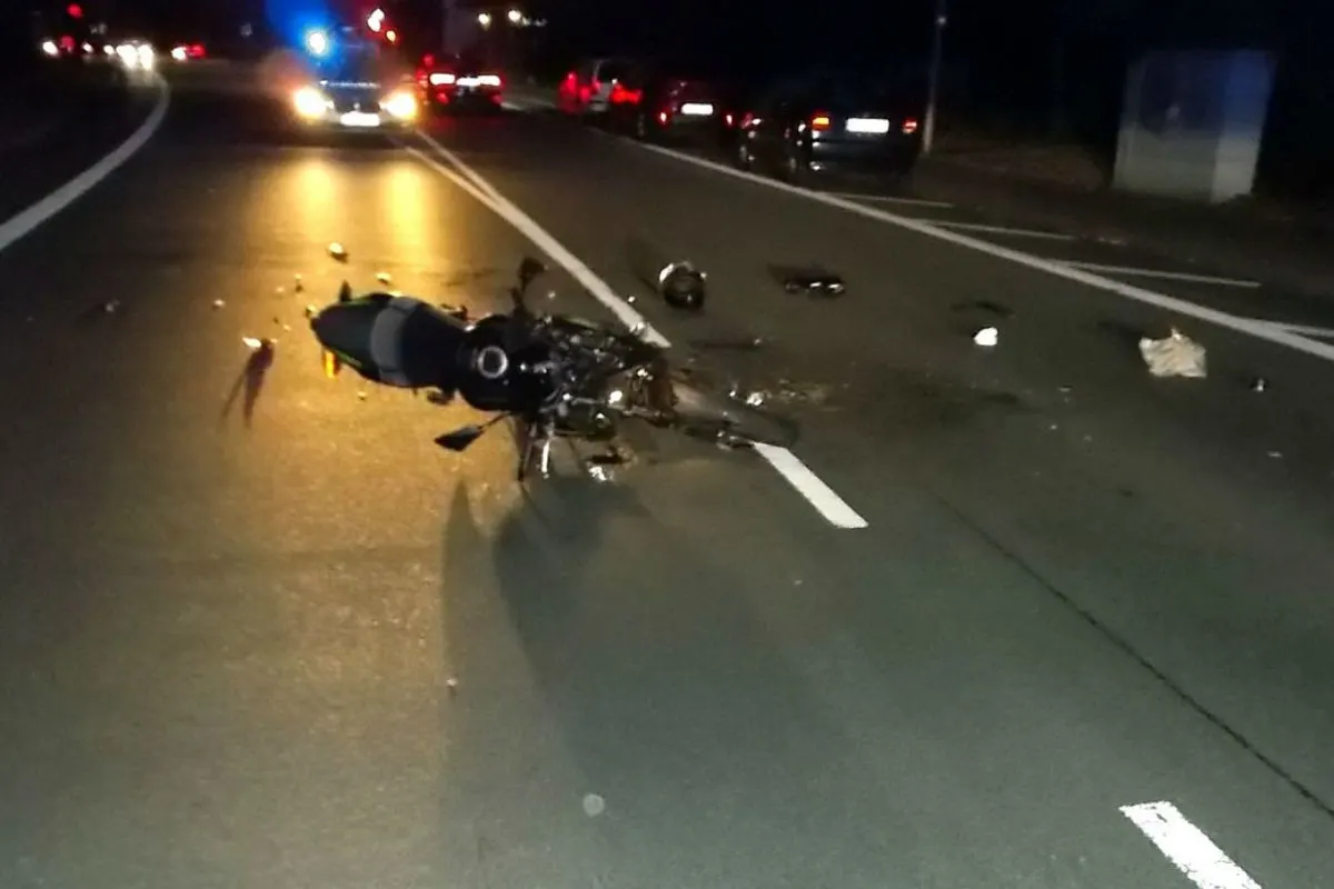 Lübbecke - Kawasaki-Fahrer (18) prallt gegen Auto