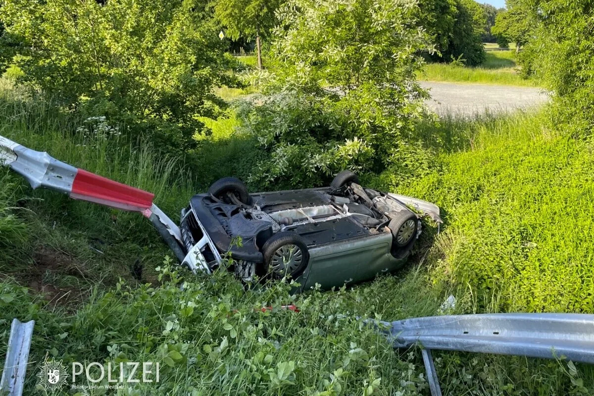 Weilerbach - Auto landet nach Alkoholfahrt auf dem Dach