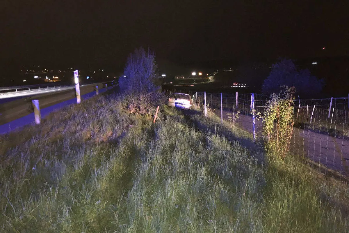 A12 Rossens FR – Autofahrer ergreift nach Unfall die Flucht
