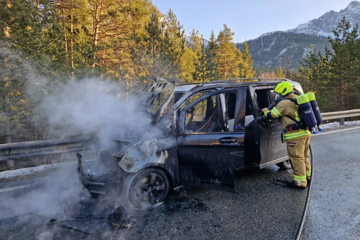Biberwier – Auto auf Fernpassstraße in Brand geraten