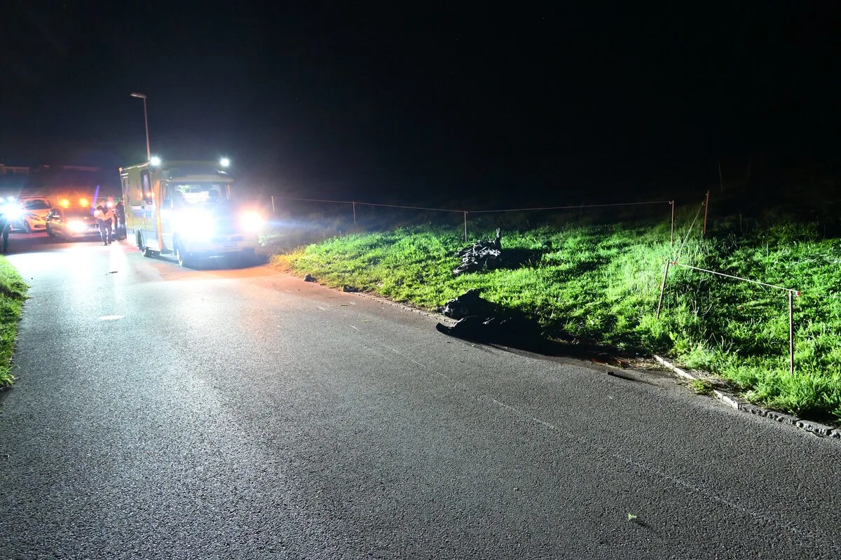 Unfall in Niederwil SG – Motorradfahrer prallt gegen Strassenlaterne