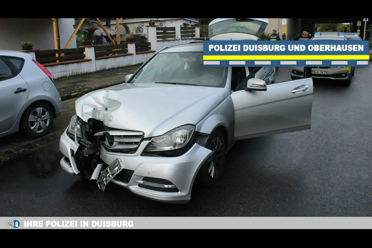 Oberhausen - Autofahrerin flüchtet vor Polizei