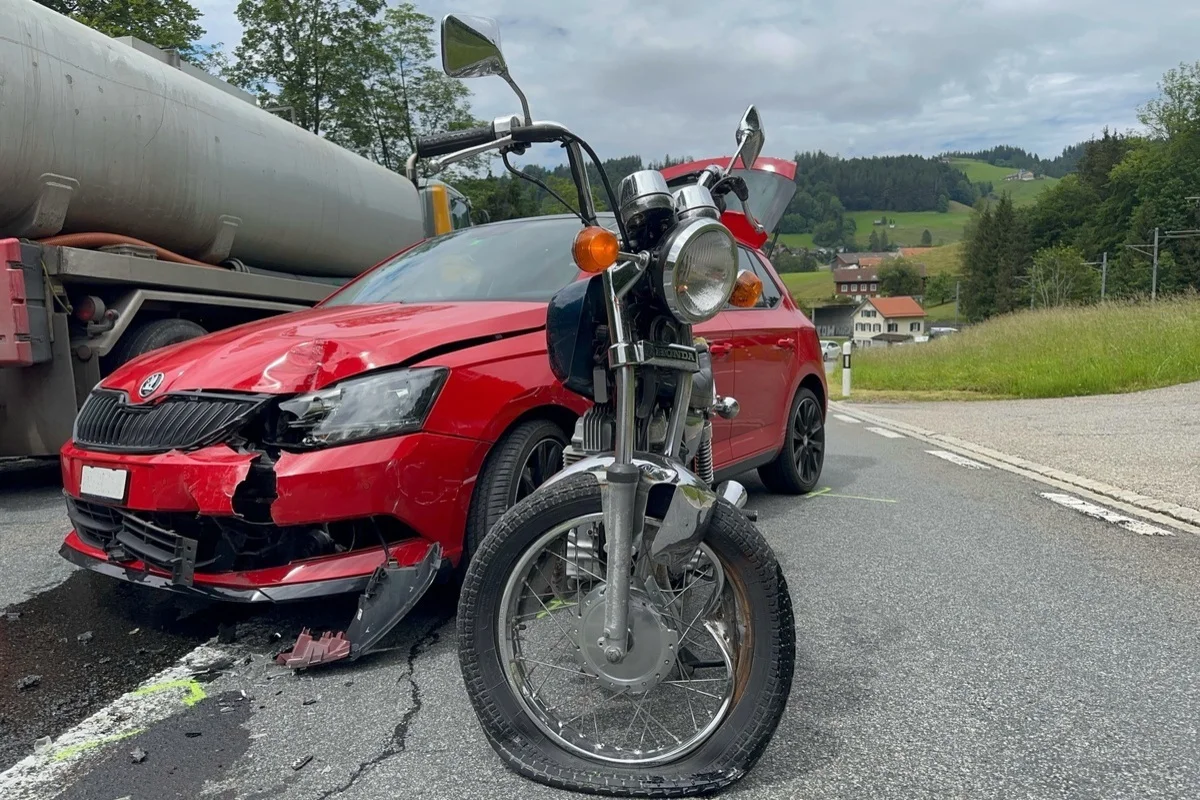 Gais AR - Motorradfahrer (73) bei Frontalkollision verletzt