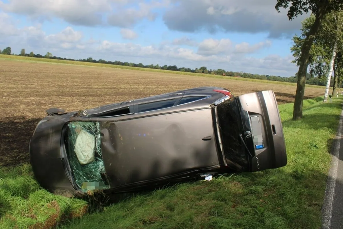 Stemwede - Autofahrer verunfallt nach Überholmanöver