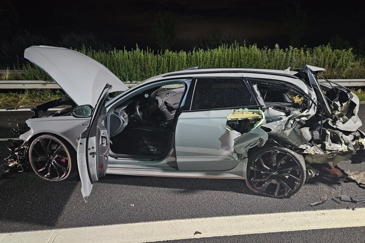 A26 Stade NI – Zwei Verletzte bei Unfall mit drei Pkw